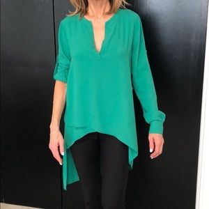 Green BCBG maxazria asymetrical top. XXS
